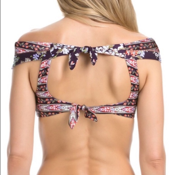 Becca Rebecca Virtue Floral Cottage Portrait Bikini Top SZ M NWT - Picture 2 of 4